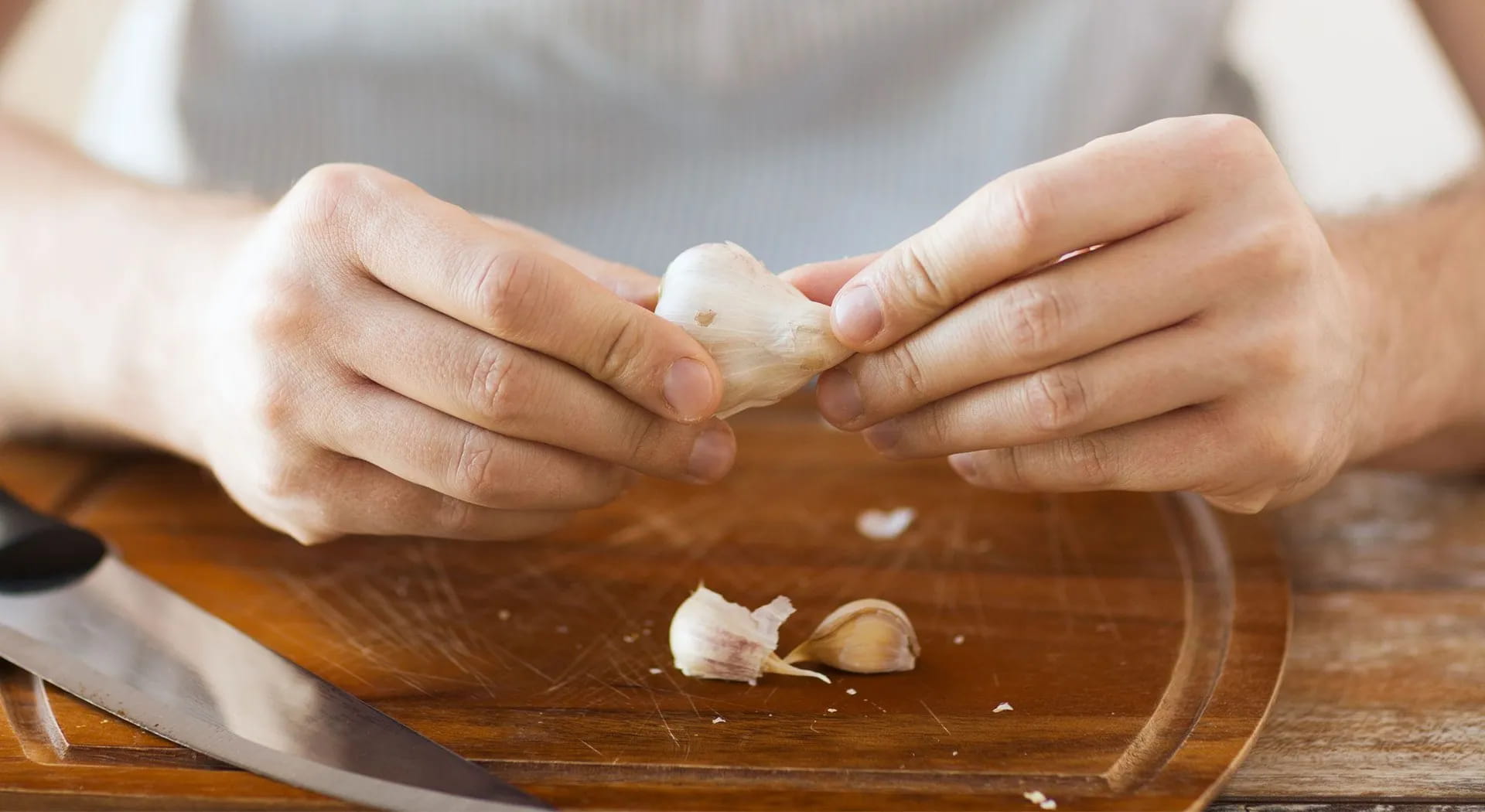 Come togliere l'odore di aglio dalle mani? Ecco il segreto!