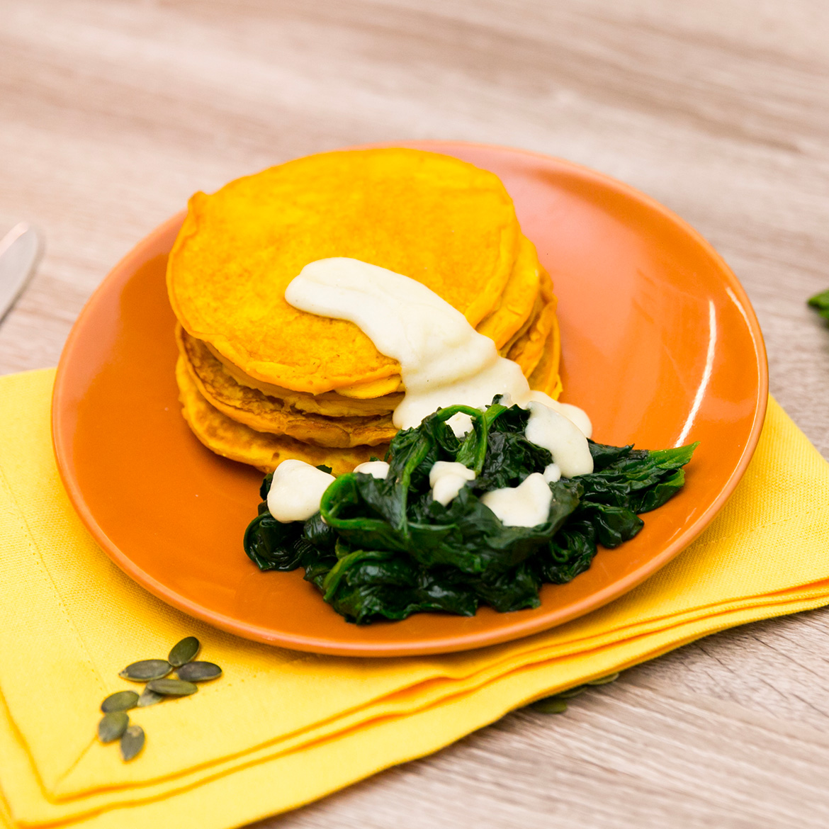 Pancake di zucca con fondutina di formaggio e spinaci AIA Food