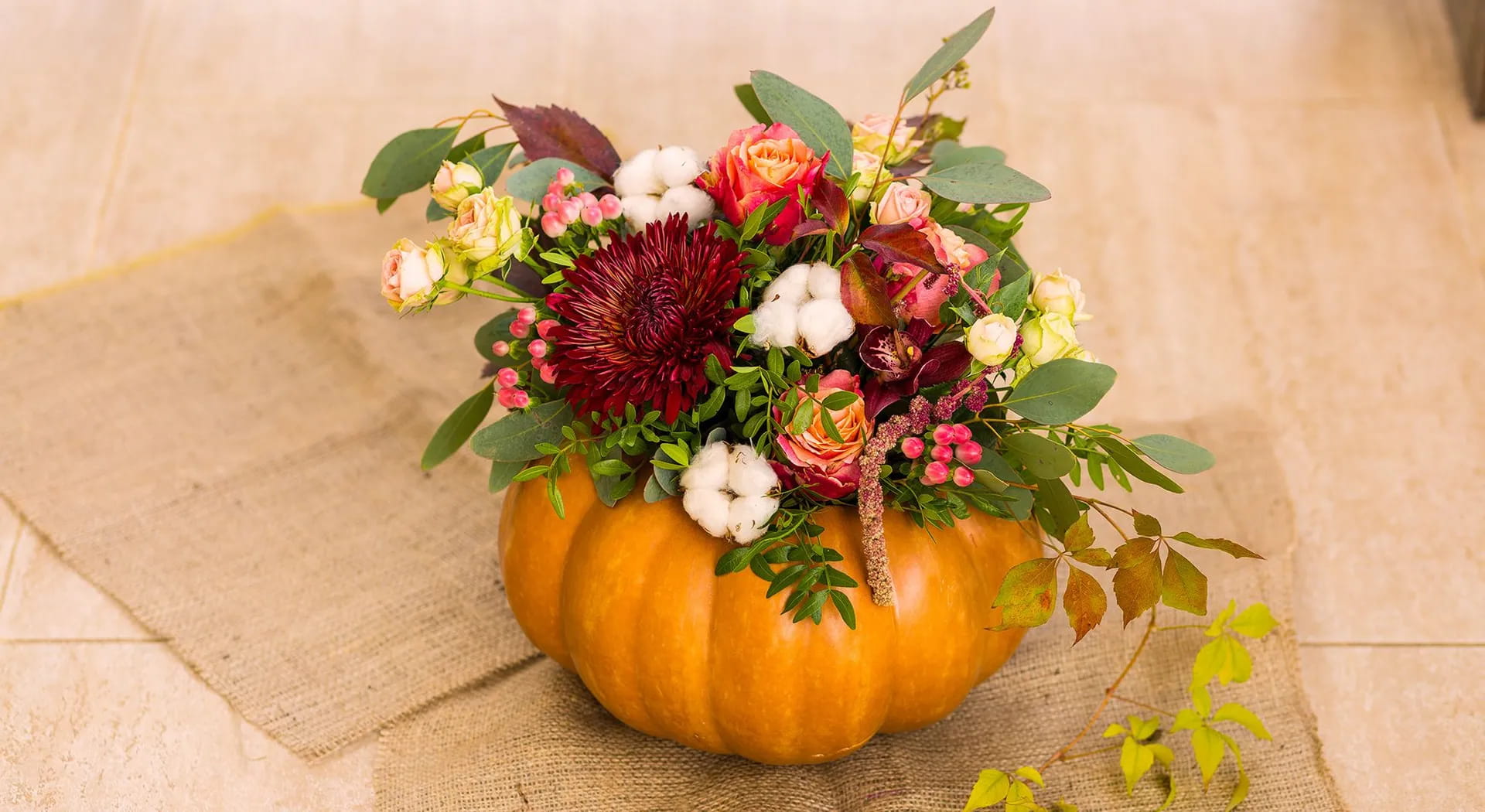 Autumn DIY pumpkin centerpiece