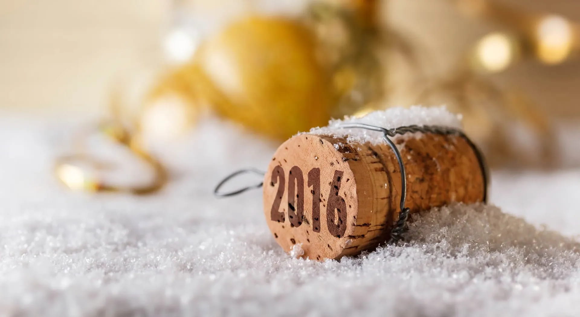 Wie man den Tisch für Neujahr deckt