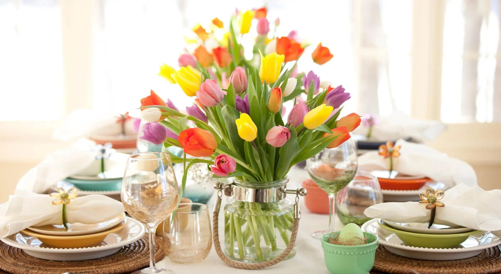 How to decorate the table for Easter lunch