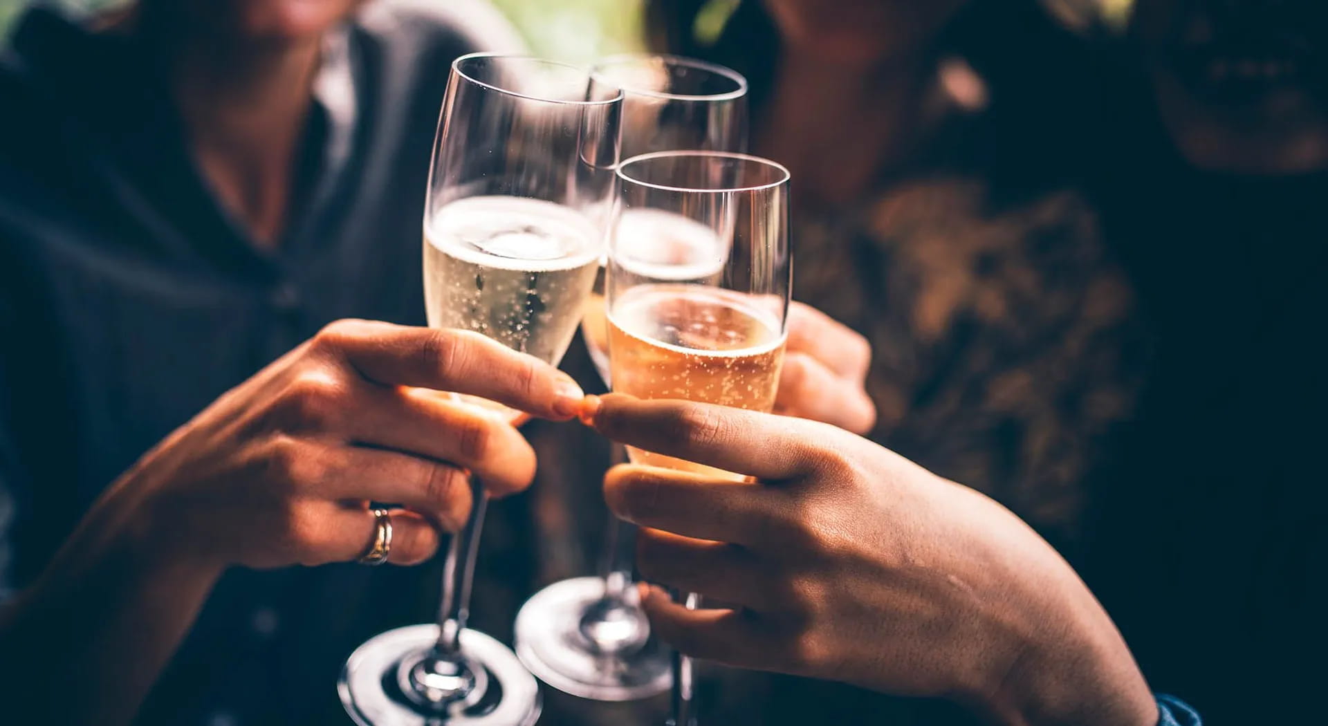 How to organize a last minute New Year's Eve party