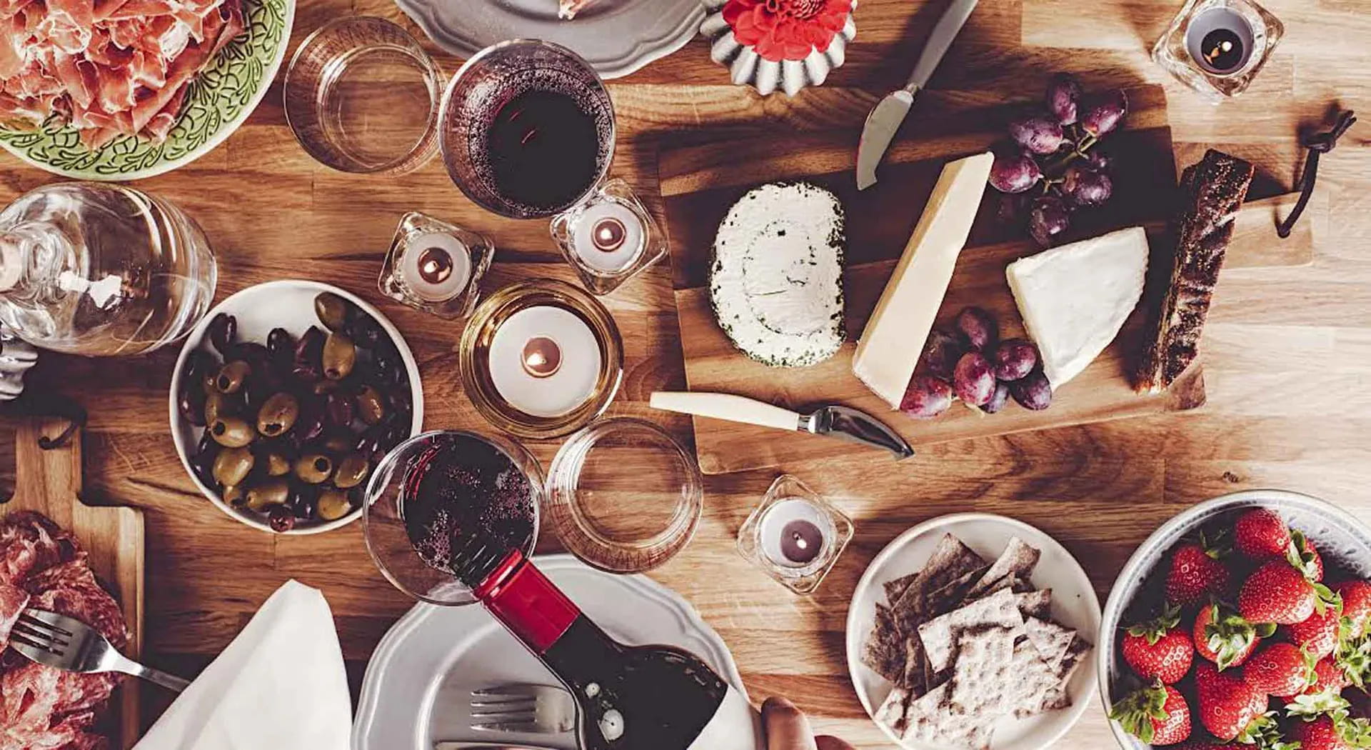 Wie man einen Aperitif mit Freunden organisiert