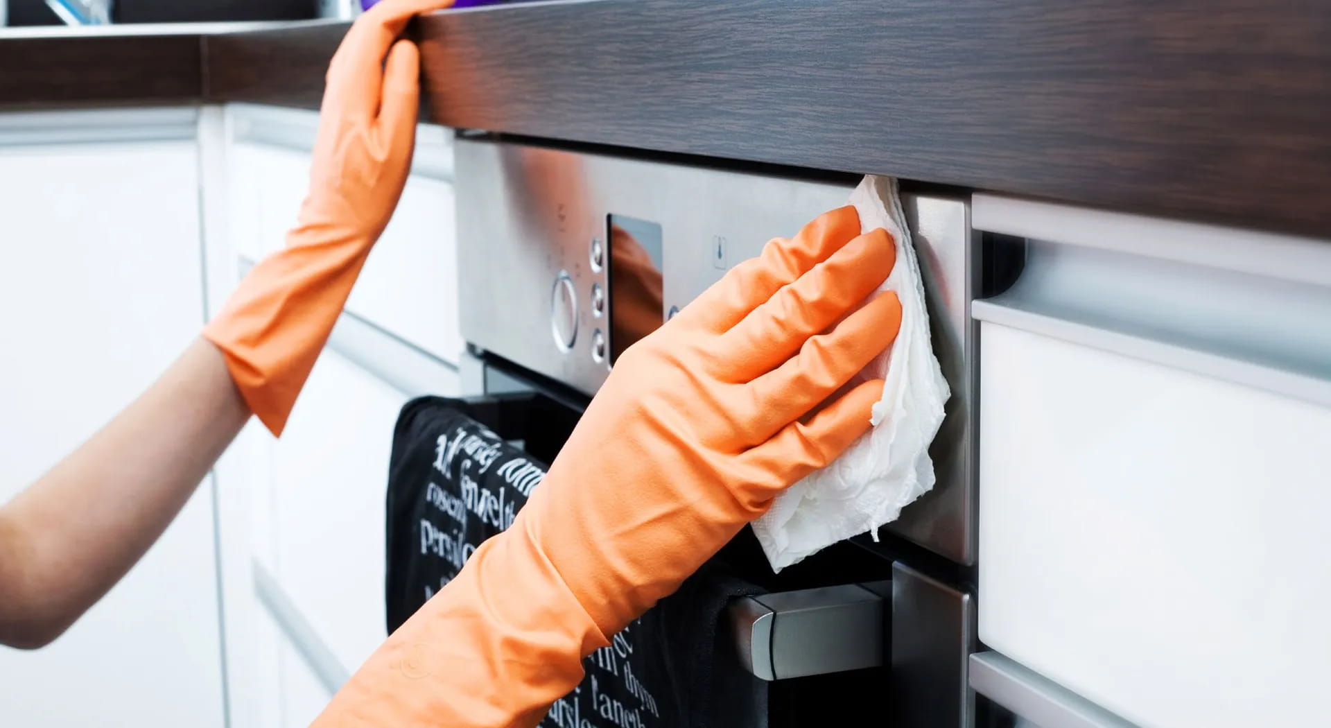 Come pulire la cucina: 5 trucchi per farlo in poco tempo