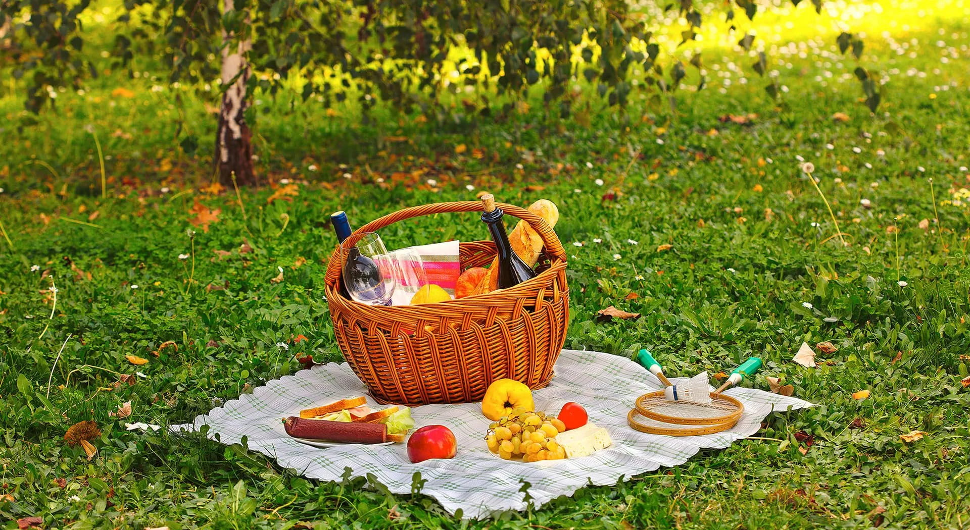 Pic nic: tutti gli stili e le occasioni per mangiare sul prato