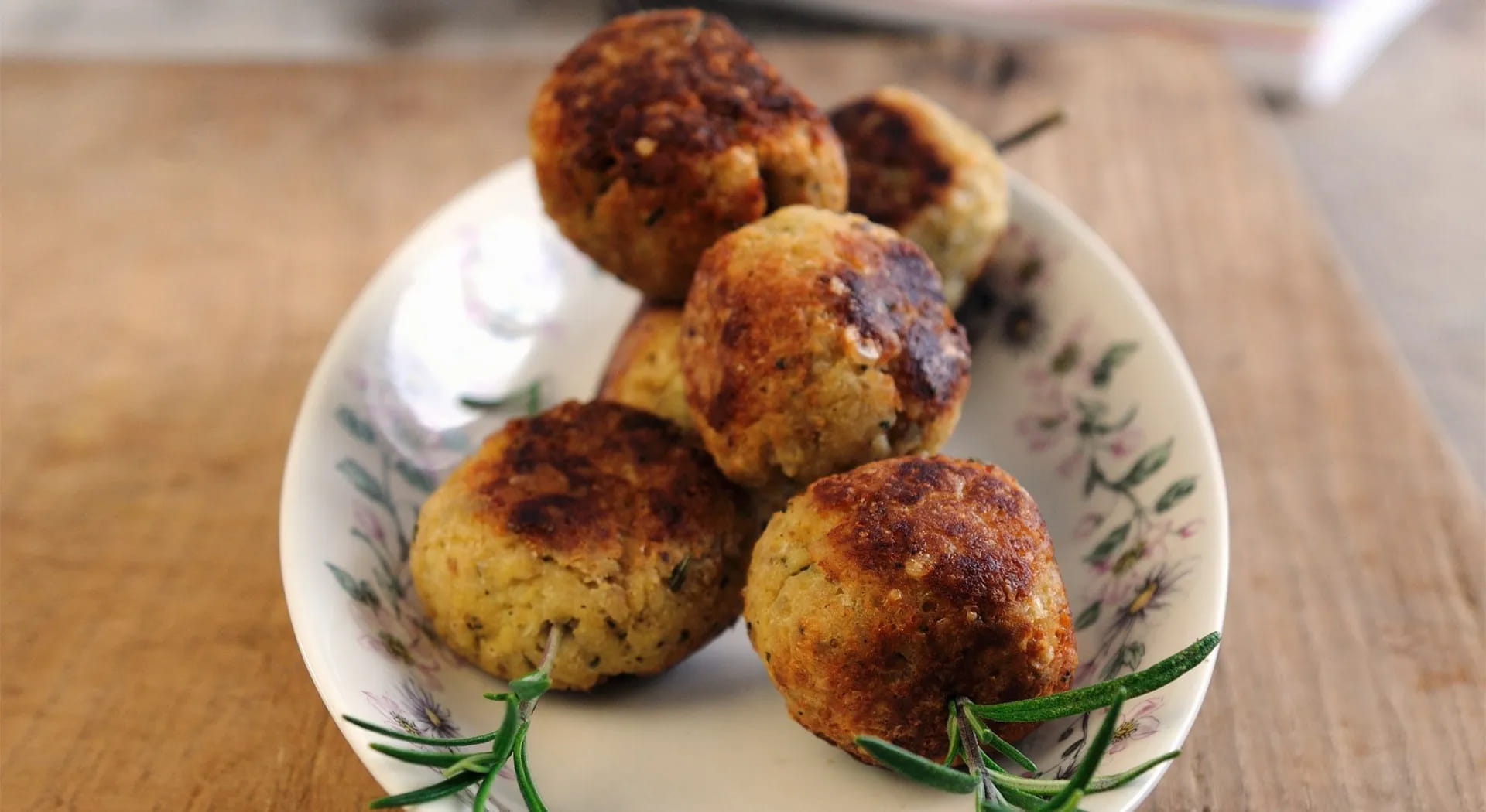 Grilled meatballs: secrets and tricks to try
