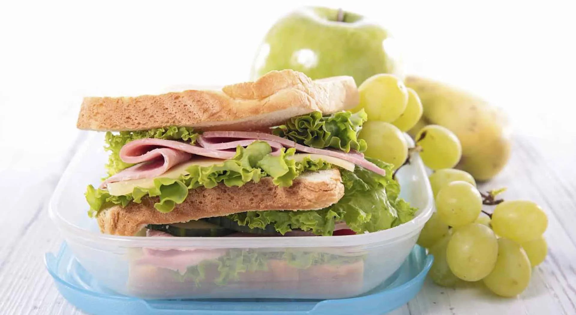 How to pack sandwiches to take them wherever you go