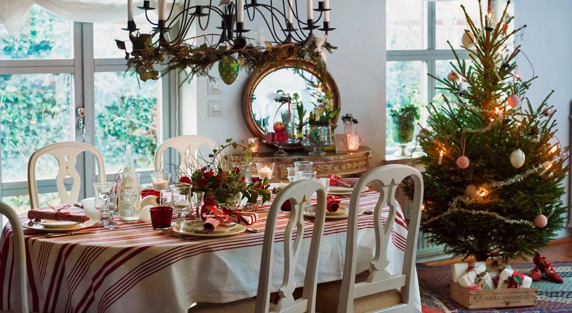 Christmas table, how to decorate it