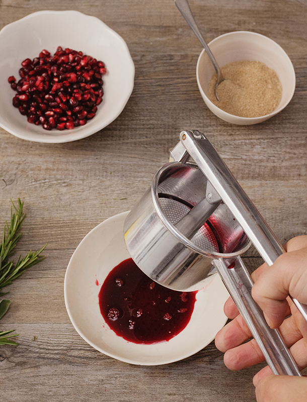 Pomegranate juice turkey stuffing