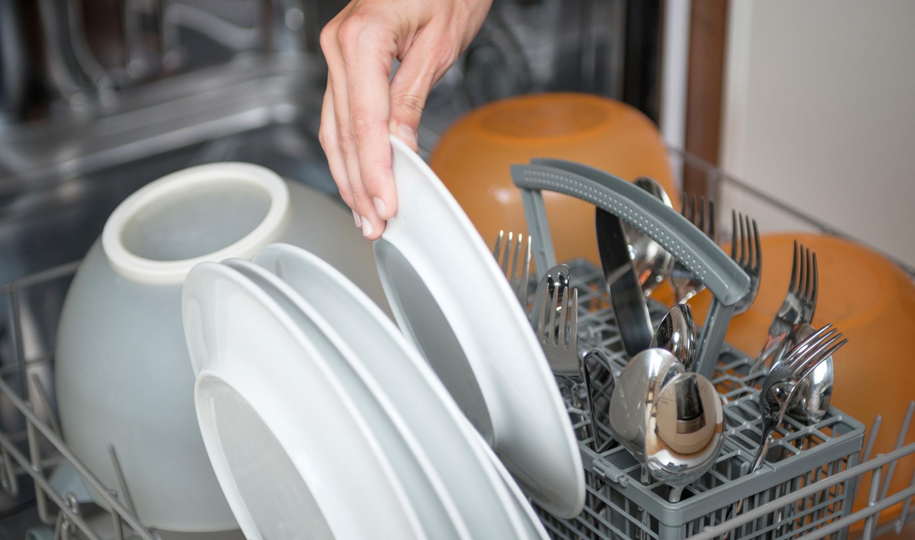 اسهل طريقة لتنظيف المطبخ Articolo-interna-lavatoviglie