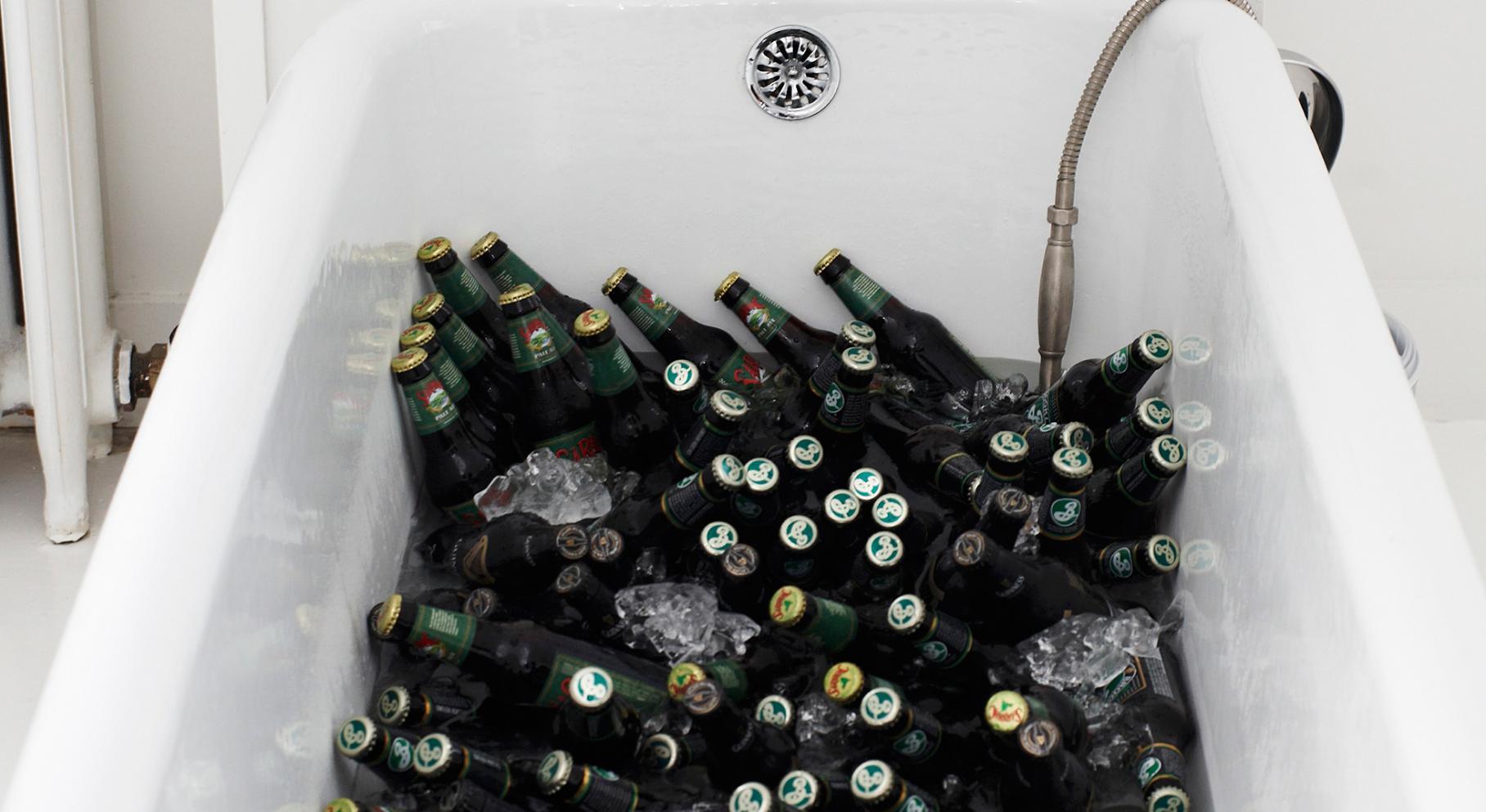 pieghevoli per raffreddare e raffreddare le lattine di birra colore bianco isolanti sottili Confezione da 2 contenitori di birra magri con artigli bianchi 