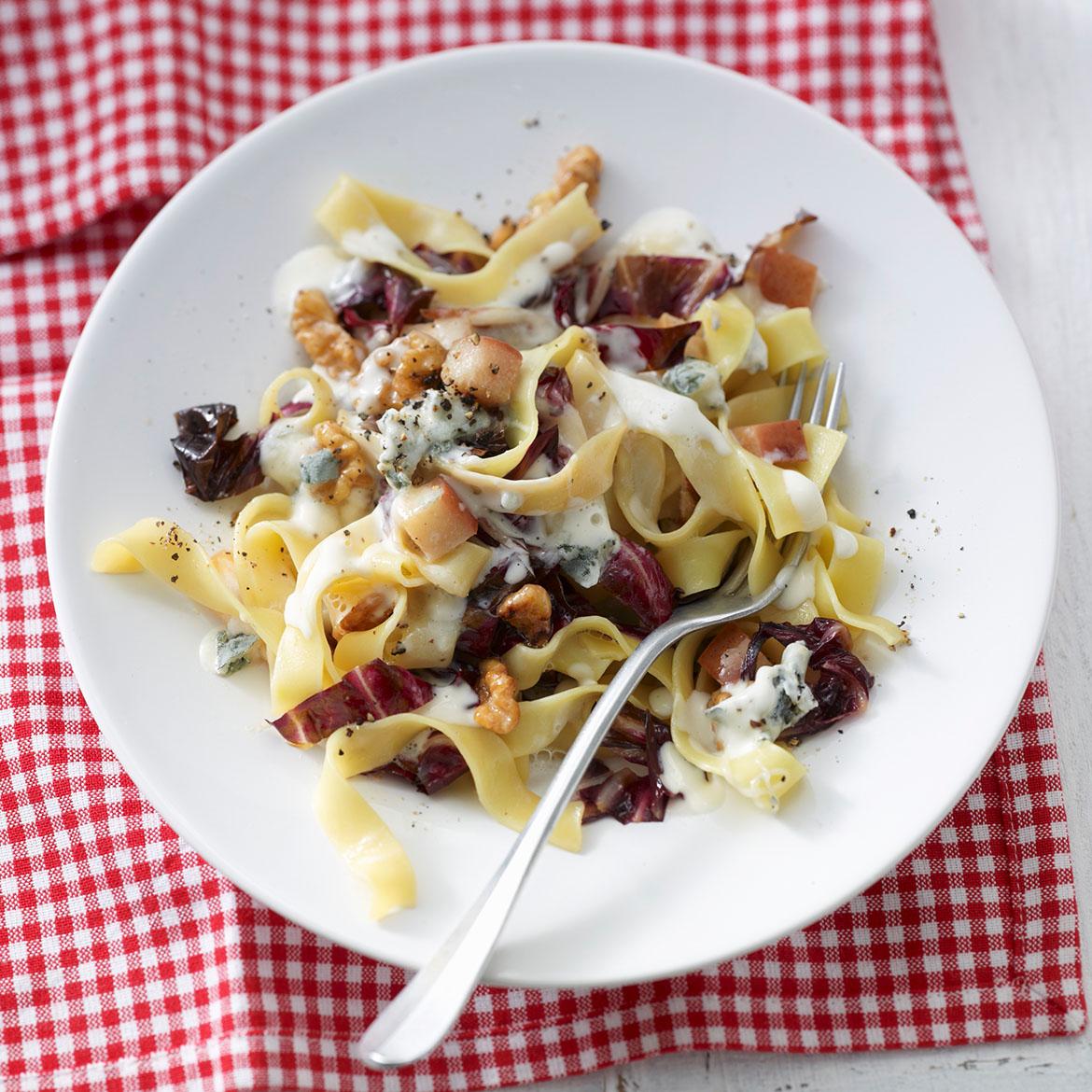Pasta radicchio e salsiccia, la ricetta golosa AIA Food
