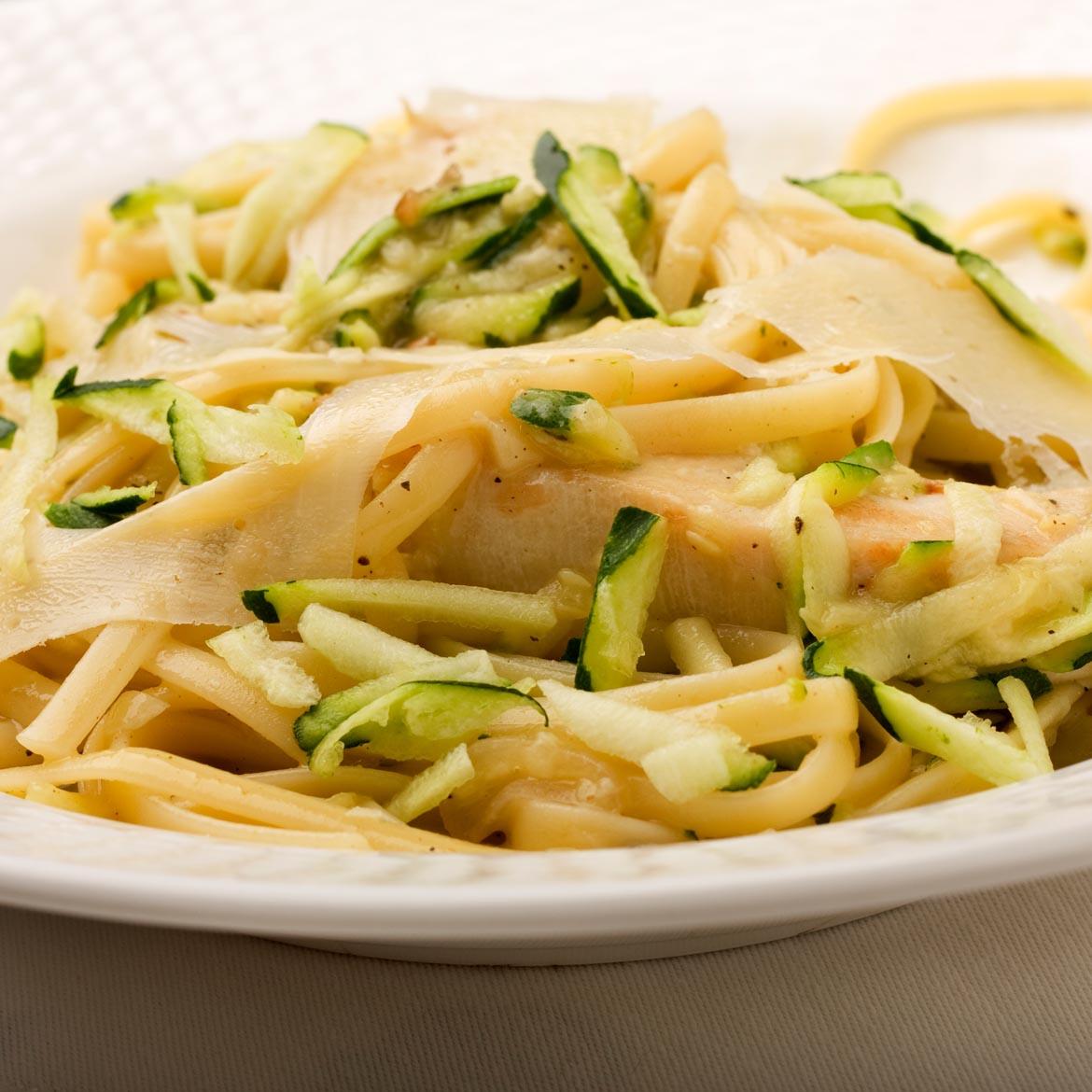 Pasta Con Zucchine E Petto Di Pollo Aia Food